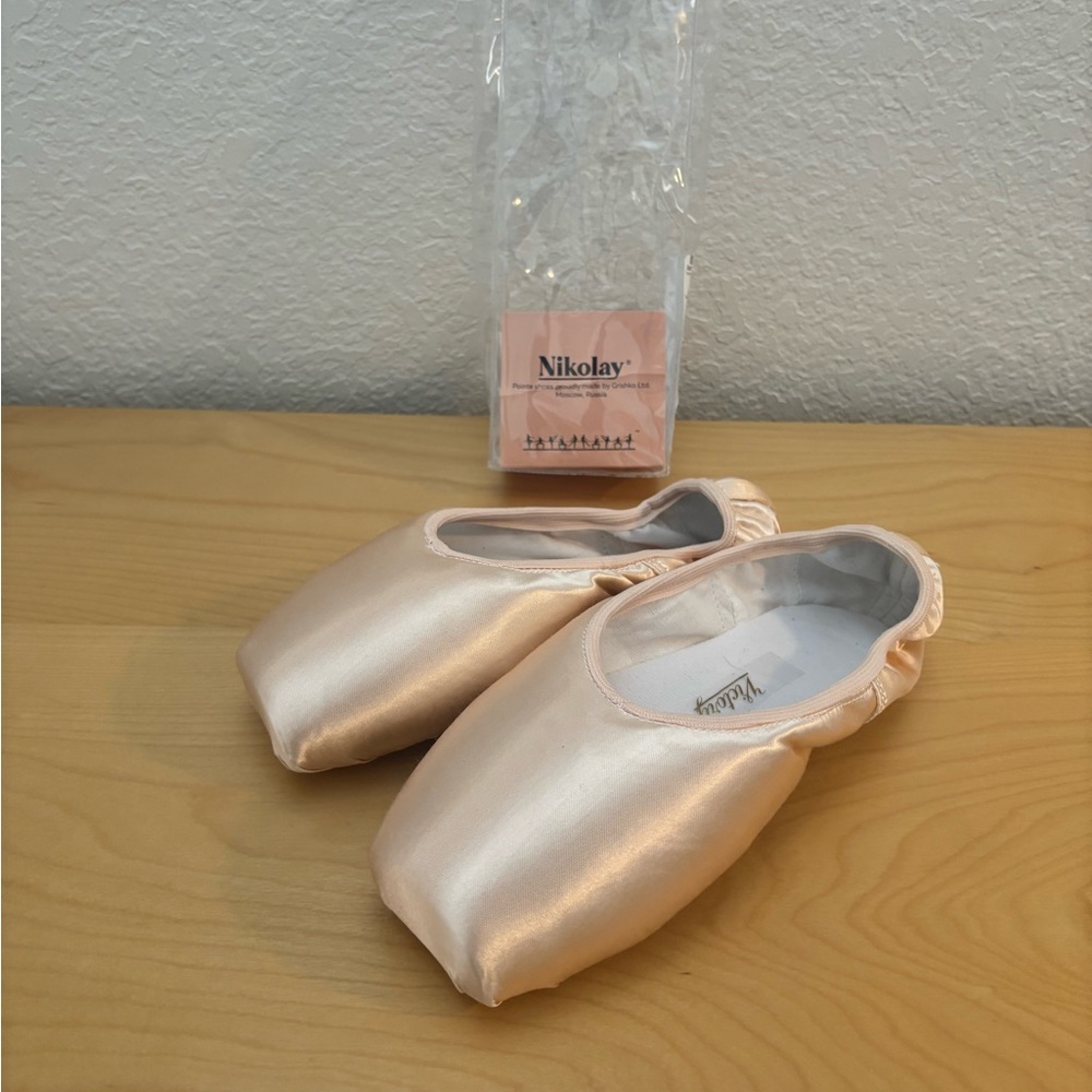 New Nikolay Victory Satin Pointe Shoes (6 - XXX - Super Soft Shank)